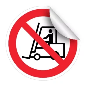 P007 Zákaz vjazdu vysokozdvižných vozíkov.