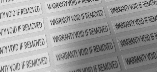 Bezpečnostná nálepka typu VOID – upozornenie na stratu záruky pri odstránení. WARRANTY VOID IF REMOVED